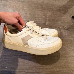 Dr. Scholl's Cream and Tan Sneakers